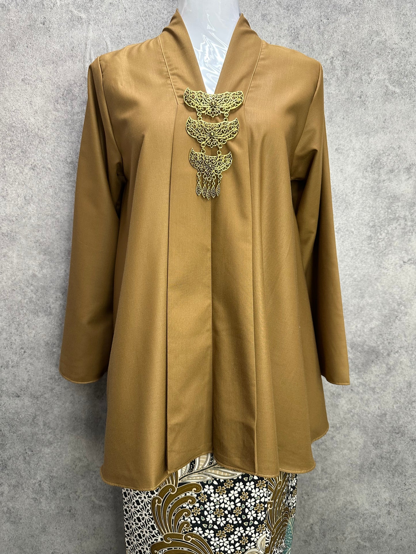 Nabila Top