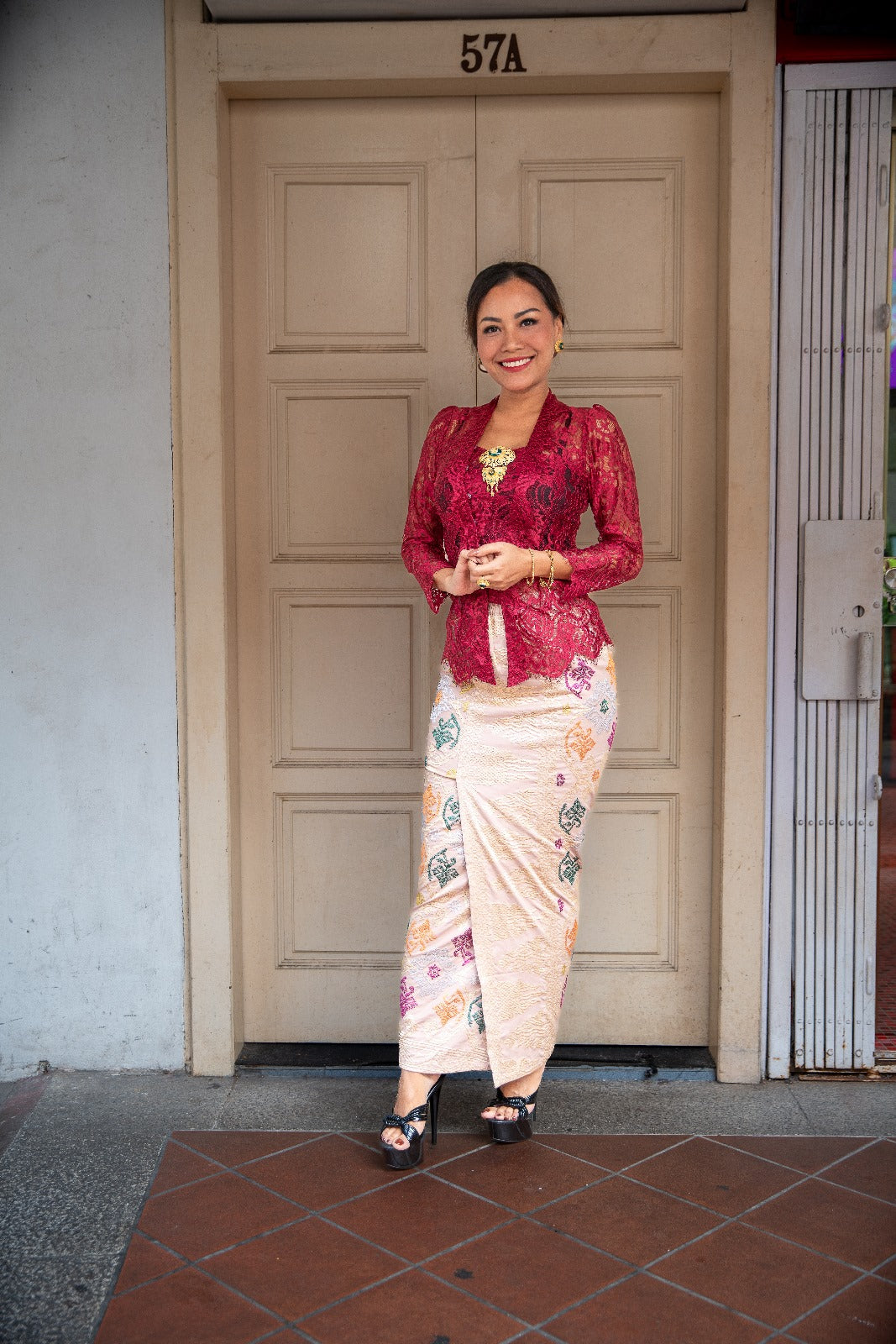 *Accessories and Sarong/Skirt sold separately.
*Product colour may slightly vary due to photographic lighting sources or your mointor setting. The actual size may vary as many of the products we produce are hand made. Please allow (0.05 to 0.1 inches) size variance.