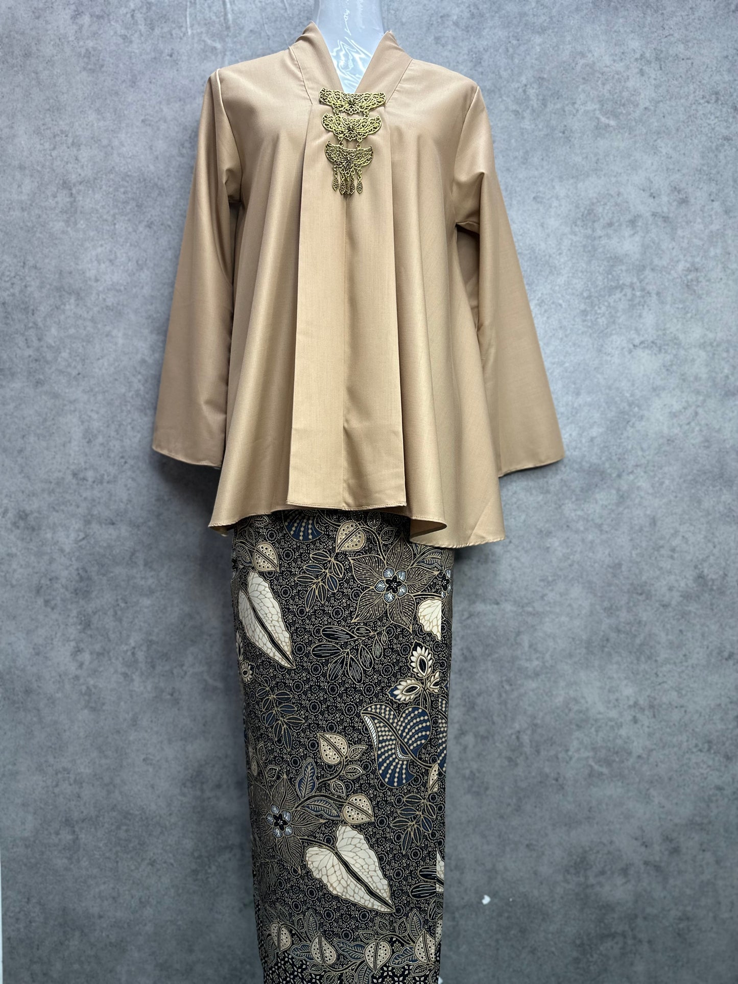 Nabila Top
