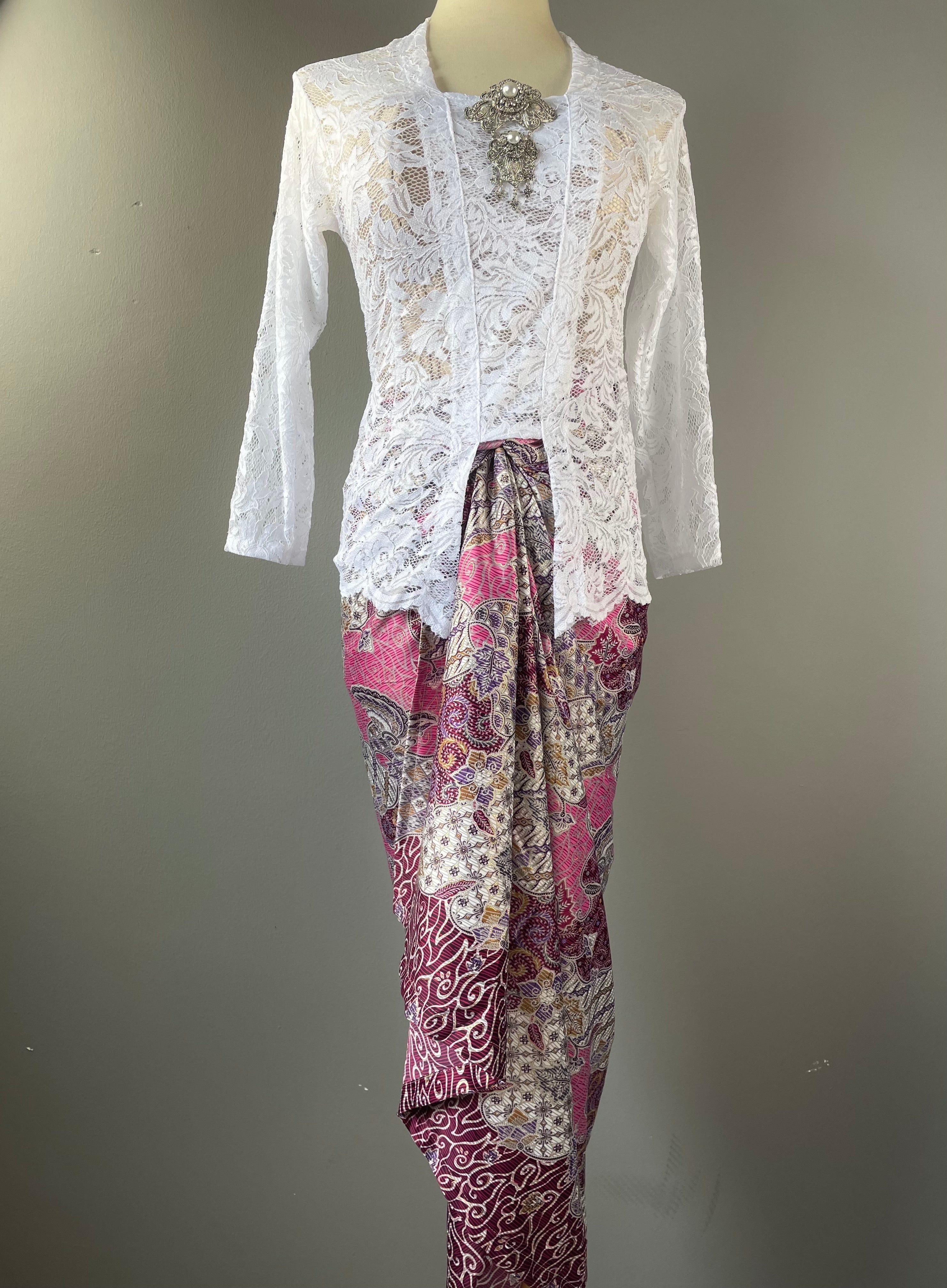 Kebaya Saloma Set