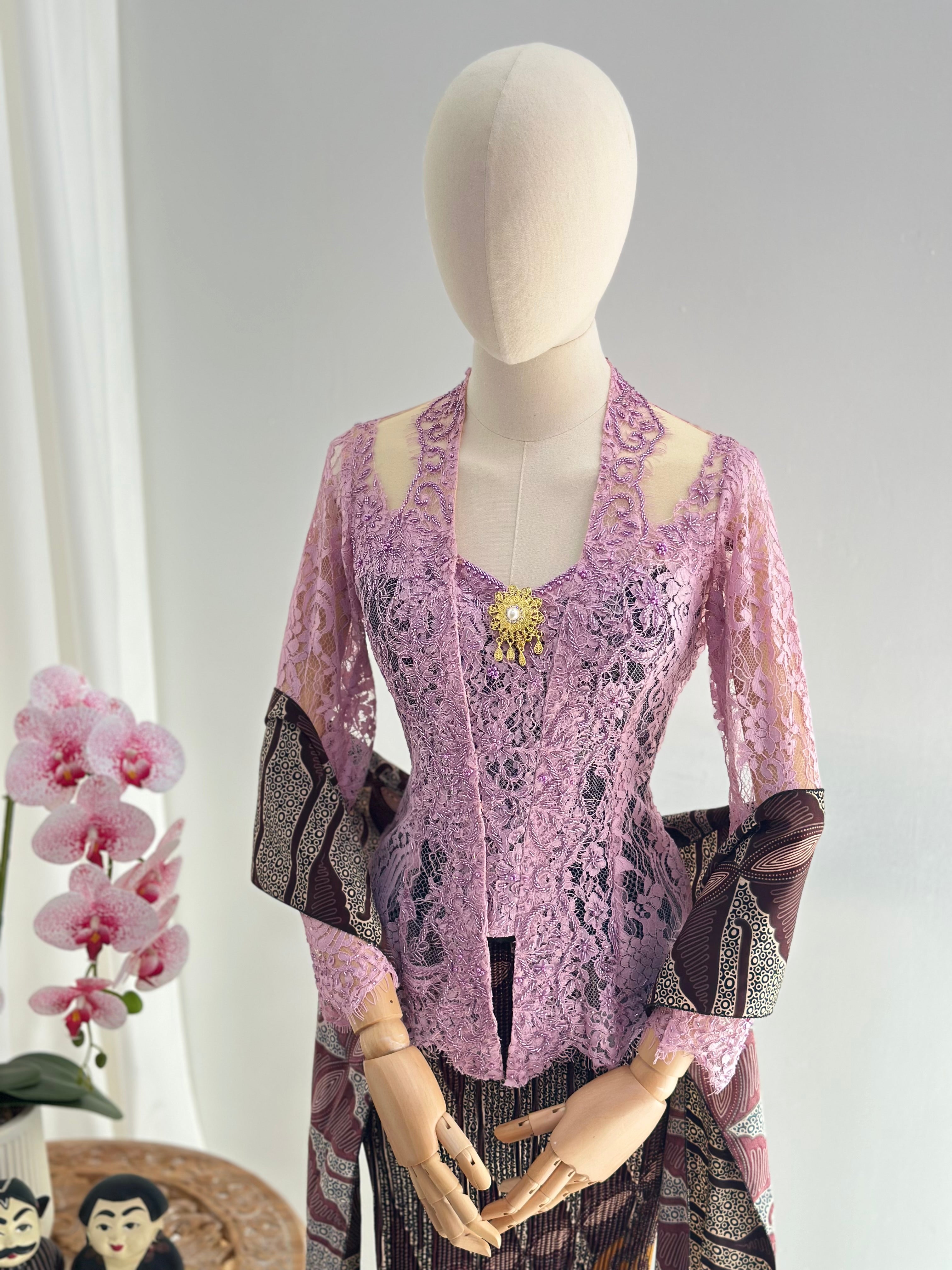 EXCLUSIVE KEBAYA COLLECTIONS