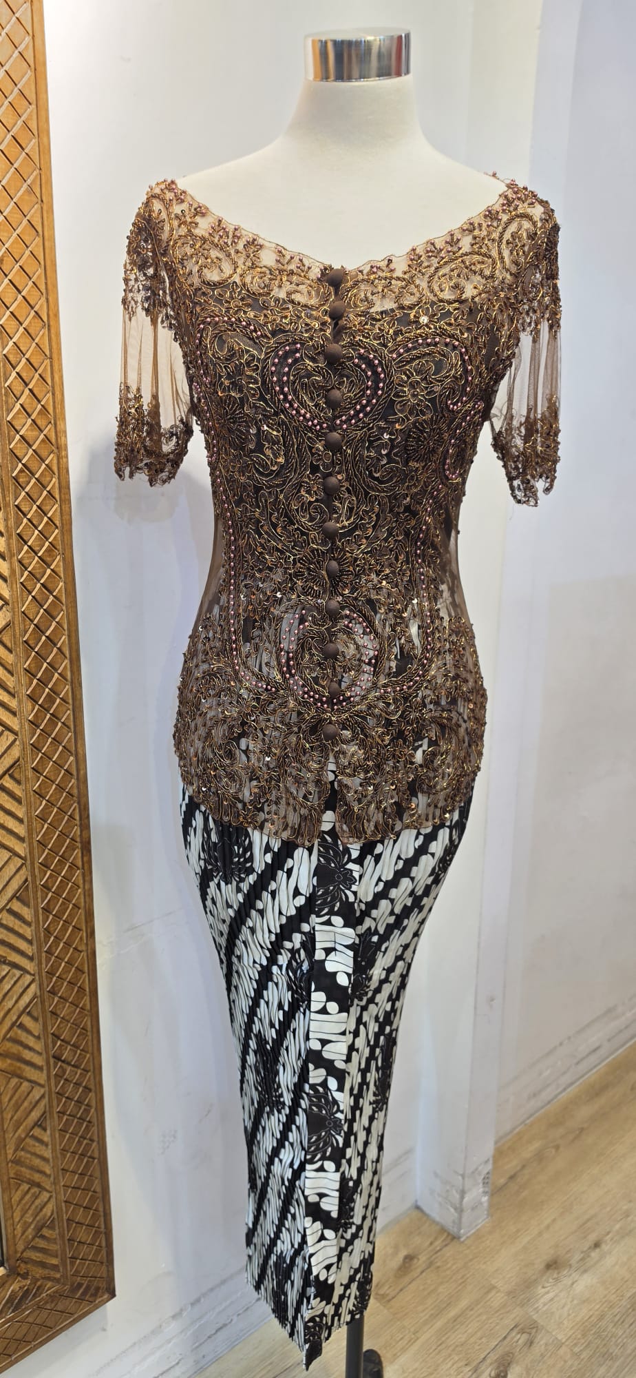 Kebaya Kendedes Short Sleeve
