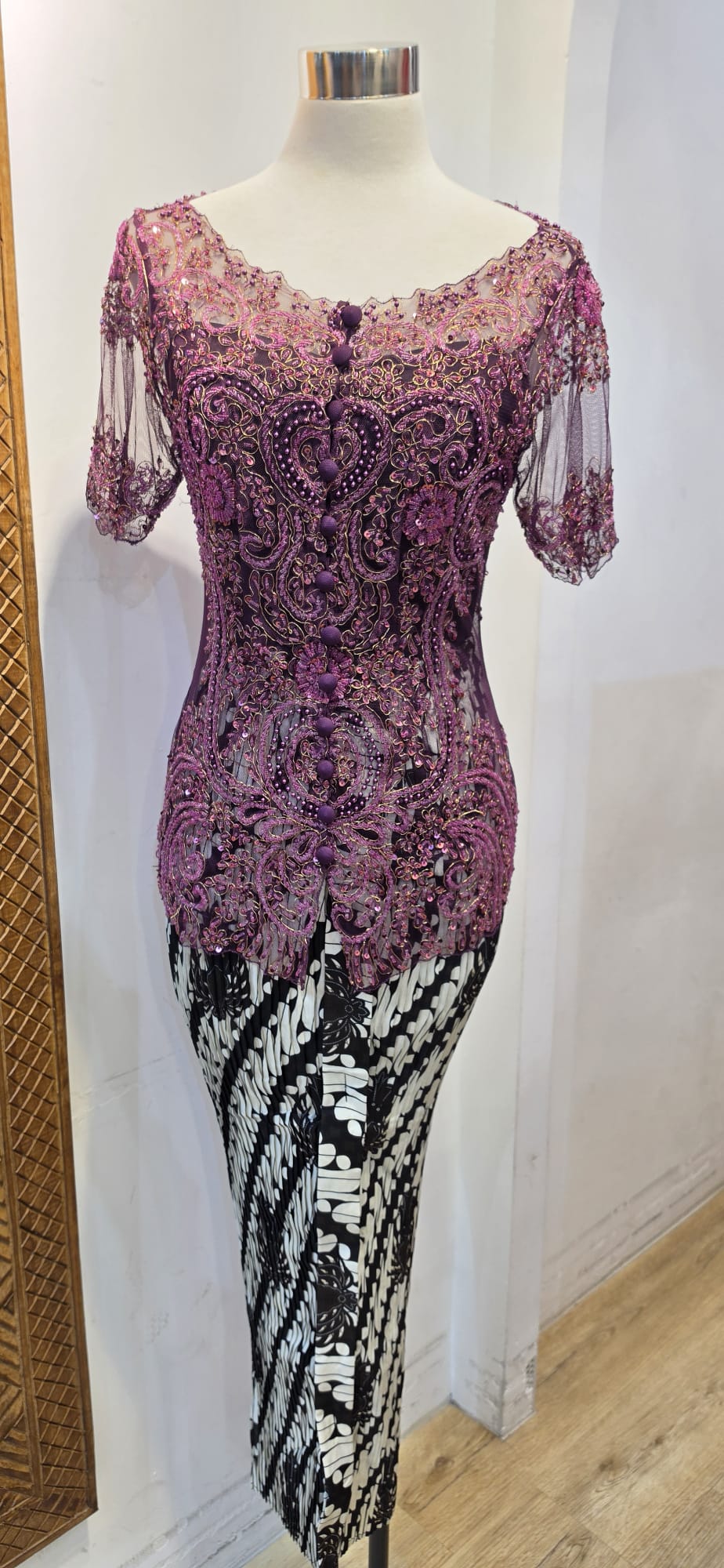 Kebaya Kendedes Short Sleeve