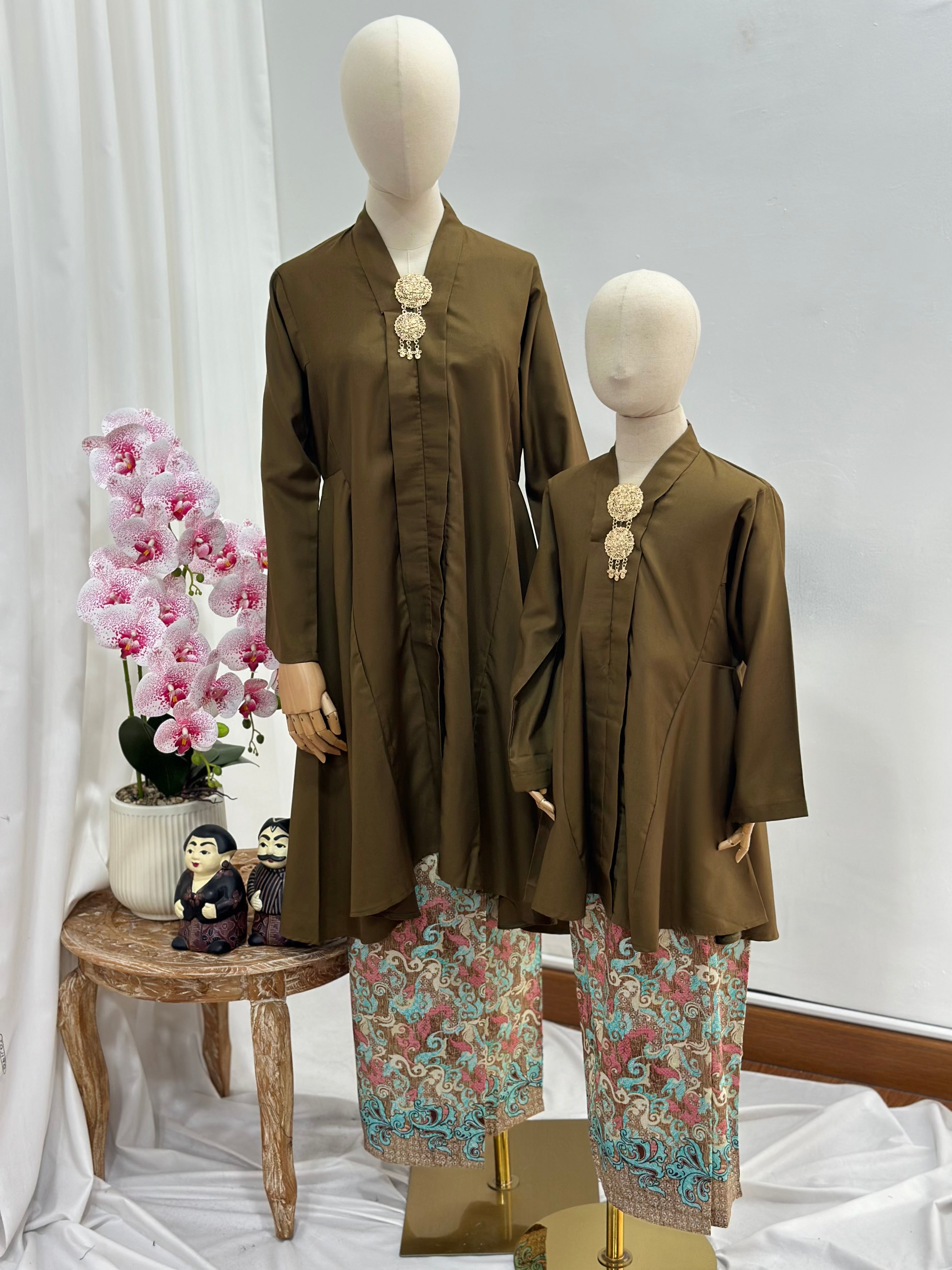 Kebaya Pemo [Series 24]