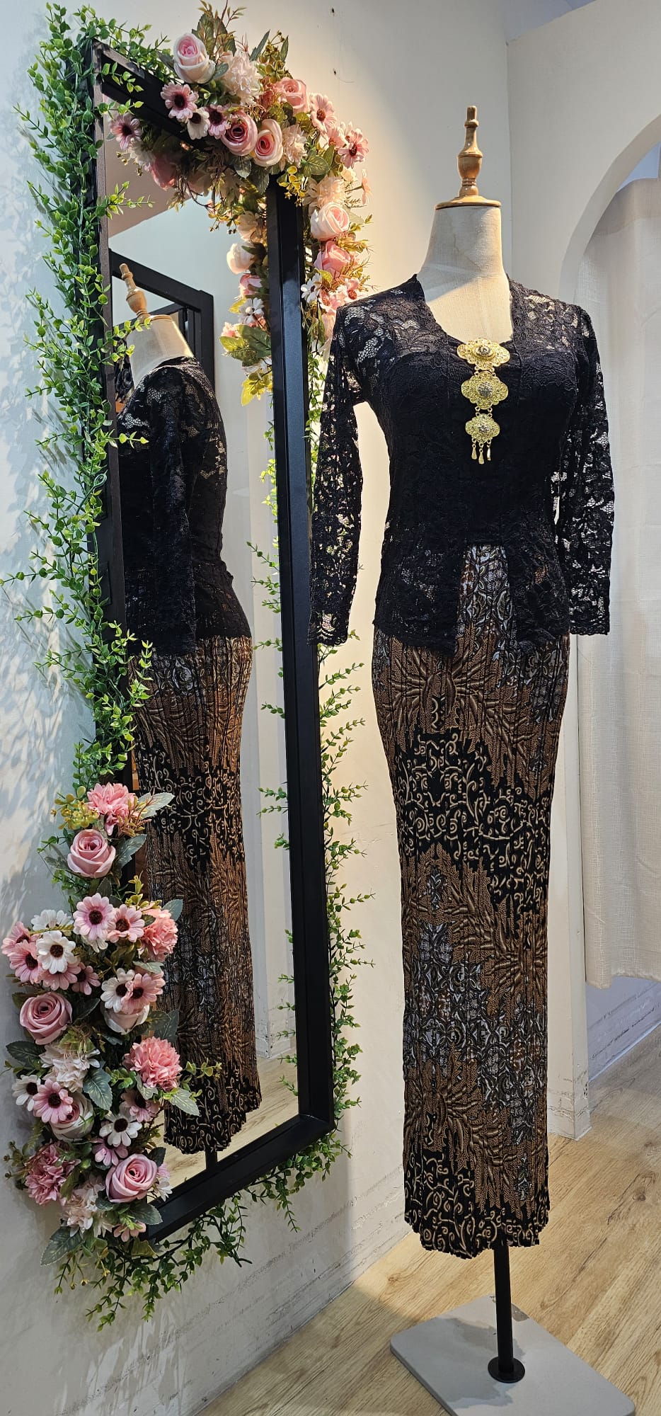 Kebaya Saloma Set