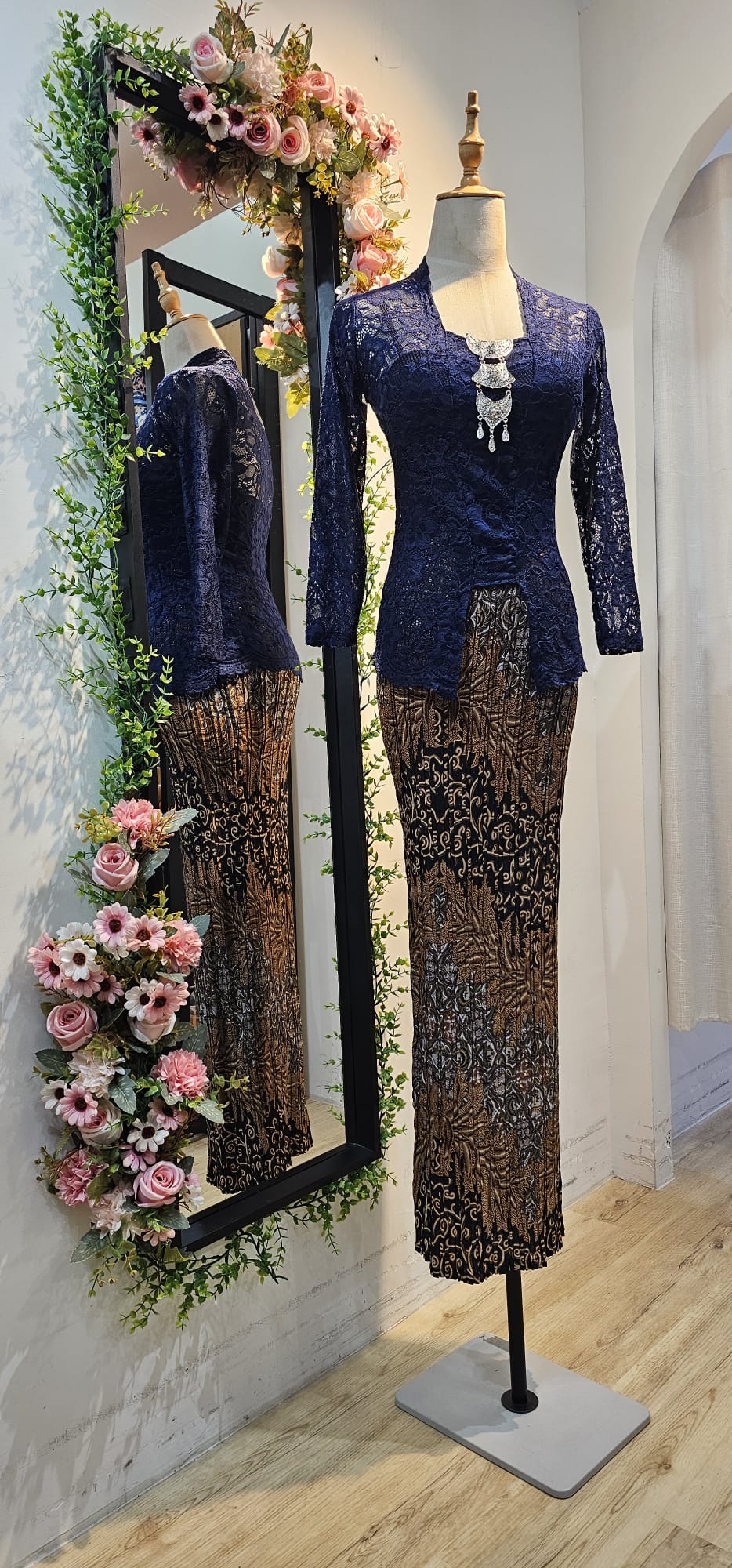 Kebaya Saloma Set