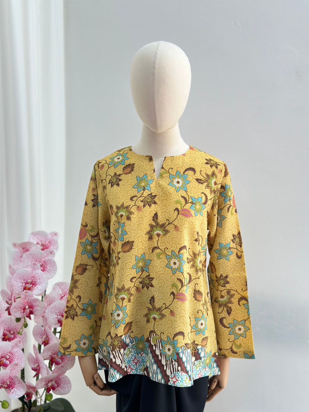 Batik Kurung/Kedah Top Singapore Women · Opah Series · Mozaic SG