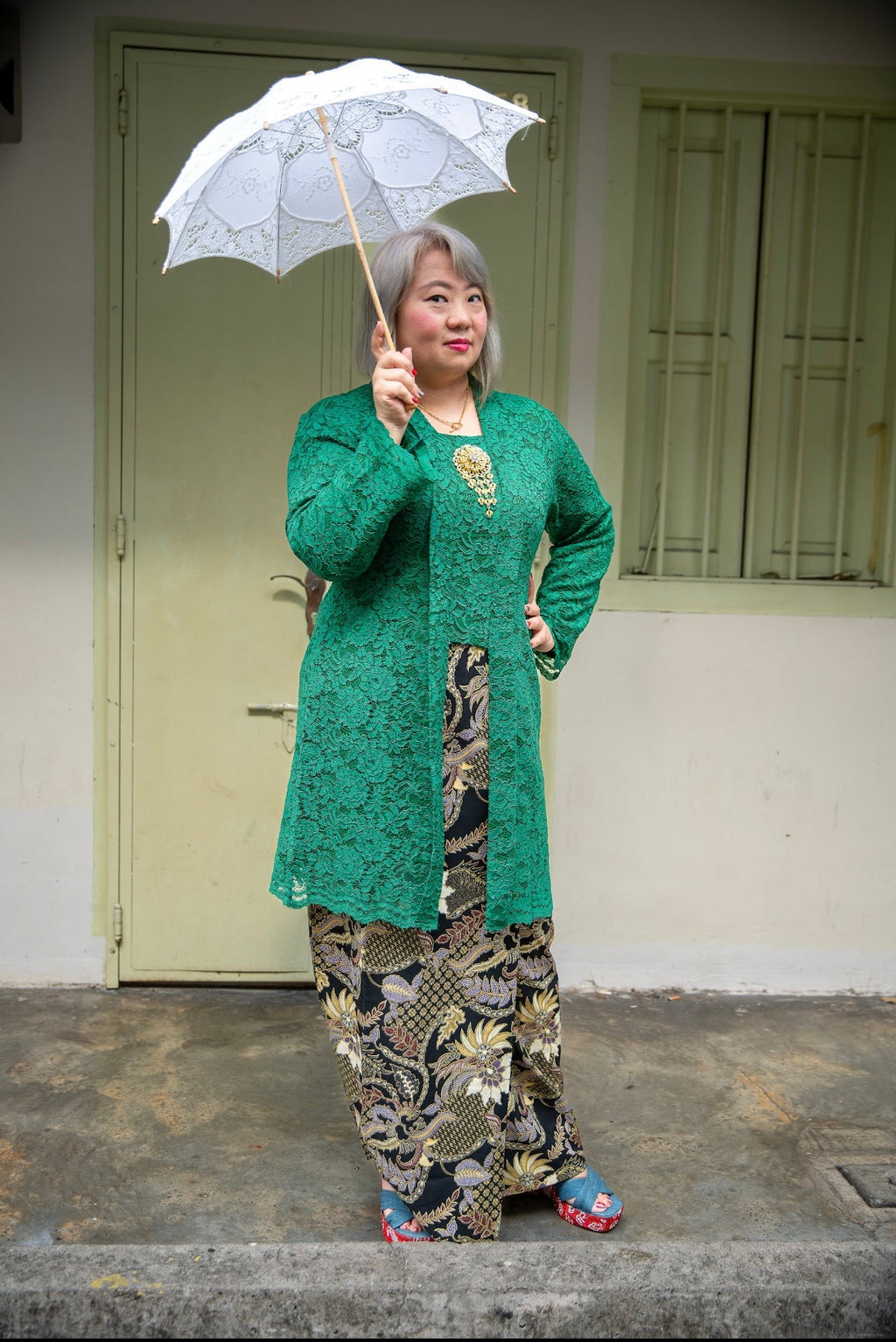 *Accessories and Sarong/Skirt sold separately.

*Product colour may slightly vary due to photographic lighting sources or your mointor setting. The actual size may vary as many of the products we produce are hand made. Please allow (0.05 to 0.1 inches) size variance.