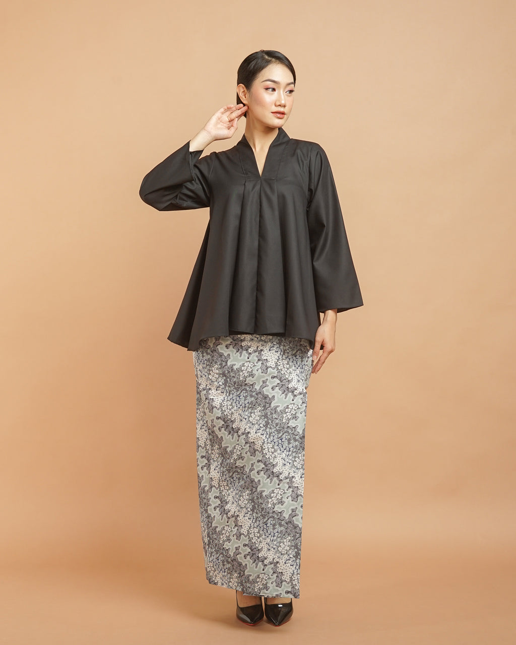 Nabila Top