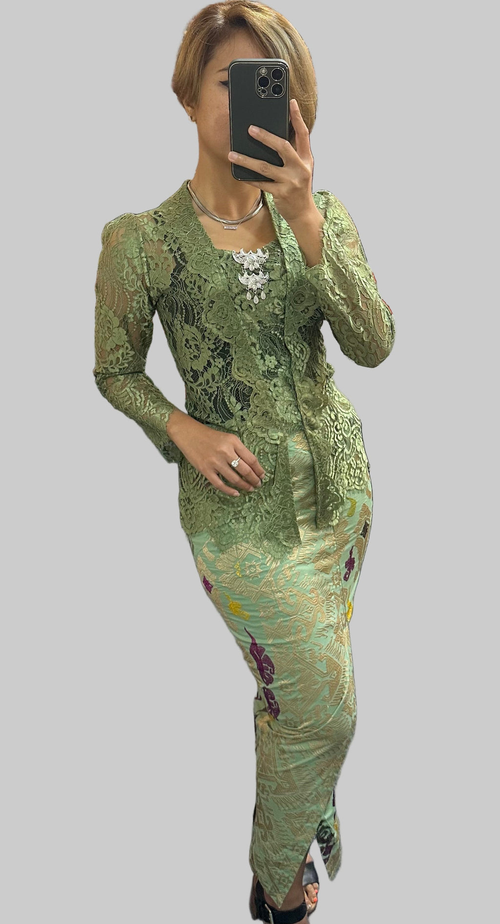 *Accessories and Sarong/Skirt sold separately.

*Product colour may slightly vary due to photographic lighting sources or your mointor setting. The actual size may vary as many of the products we produce are hand made. Please allow (0.05 to 0.1 inches) size variance.
