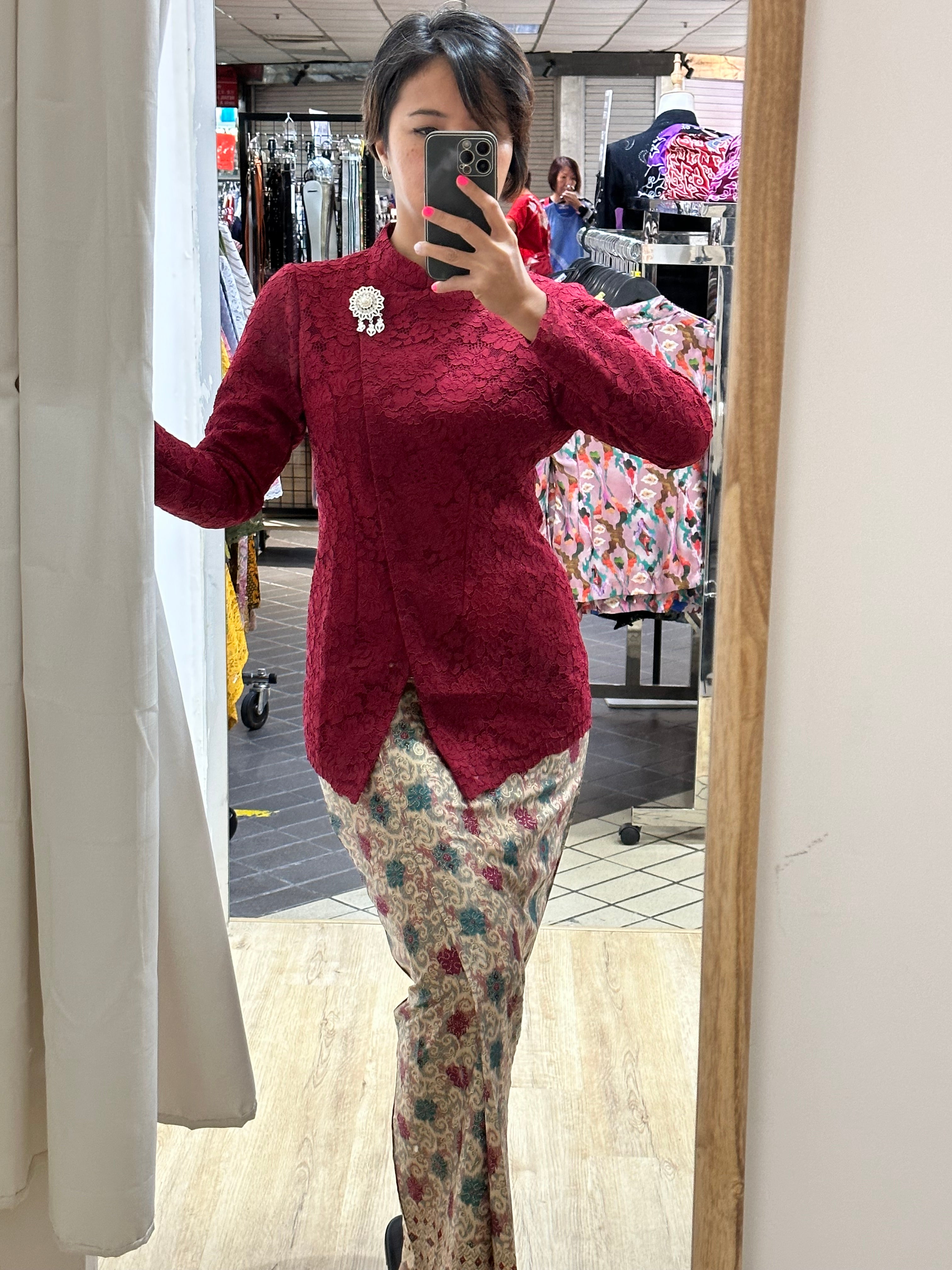 *Accessories and Sarong/Skirt sold separately.

*Product colour may slightly vary due to photographic lighting sources or your mointor setting. The actual size may vary as many of the products we produce are hand made. Please allow (0.05 to 0.1 inches) size variance.
