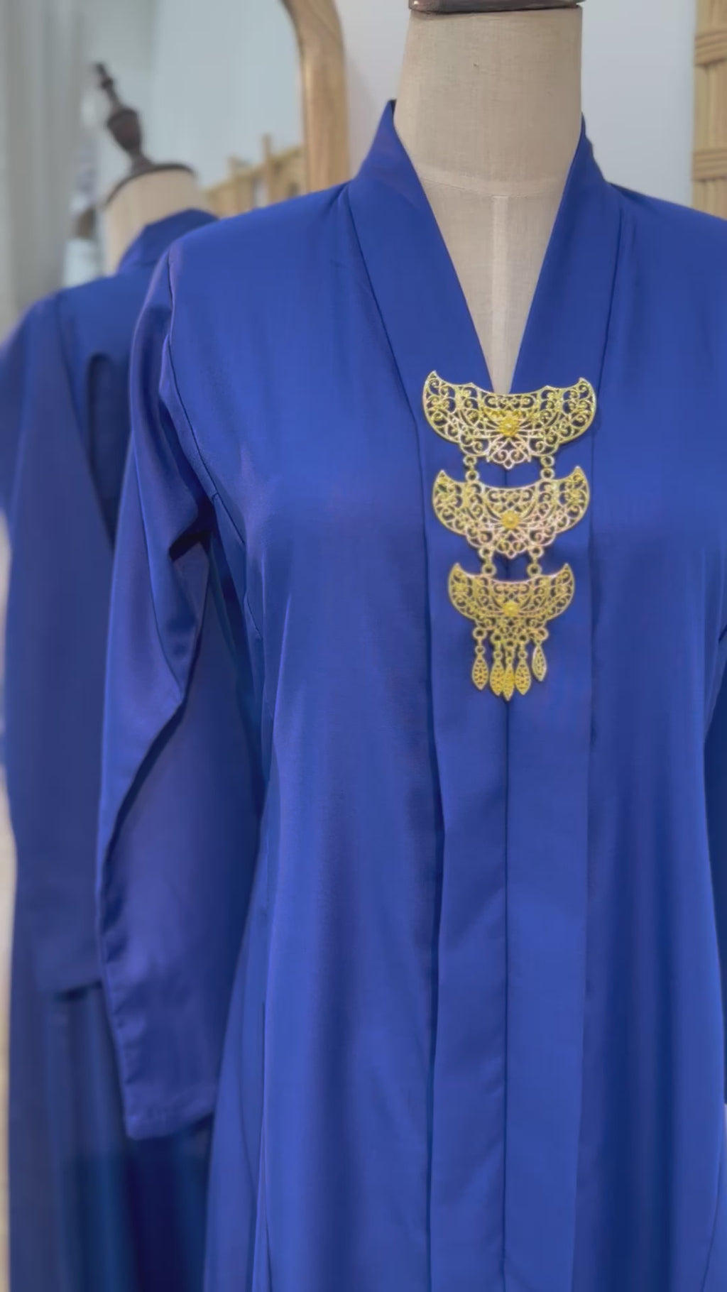 *Accessories sold separately.
*Product colour may slightly vary due to photographic lighting sources or your mointor setting. The actual size may vary as many of the products we produce are hand made. Please allow (0.05 to 0.1 inches) size variance.