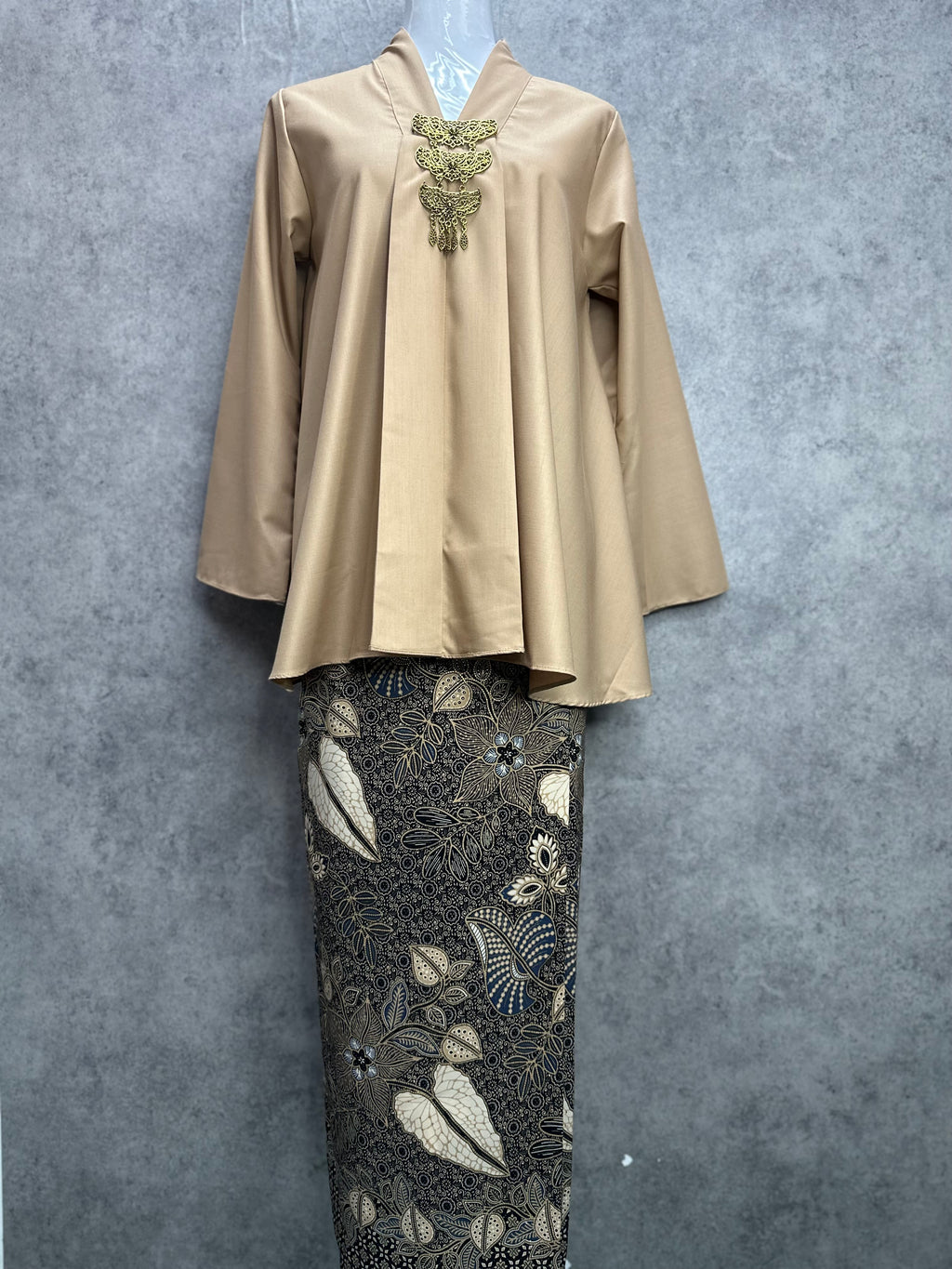 Nabila Top